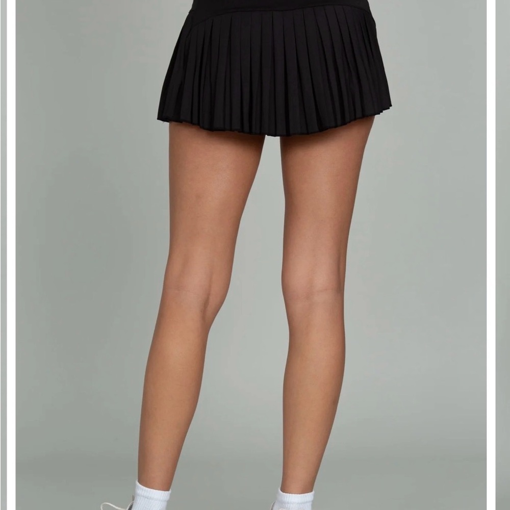 Gold Hinge  Black Pleated Tennis Skirt